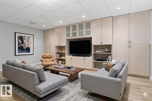 9023 95 Street, Edmonton, AB - Indoor