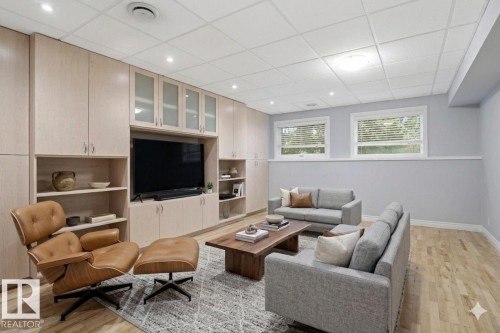 9023 95 Street, Edmonton, AB - Indoor