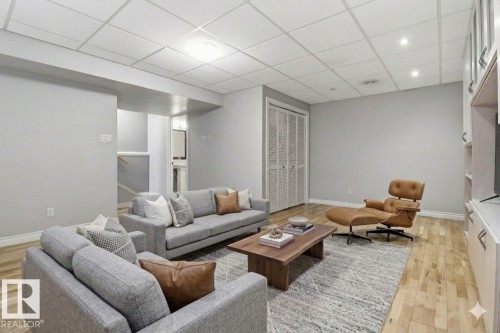 9023 95 Street, Edmonton, AB - Indoor