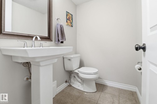 9023 95 Street, Edmonton, AB - Indoor Photo Showing Bathroom