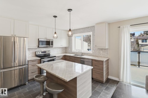 9023 95 Street, Edmonton, AB - Indoor Photo Showing Kitchen With Upgraded Kitchen