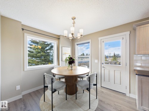 32 2121 Haddow Drive, Edmonton, AB - Indoor Photo Showing Dining Room