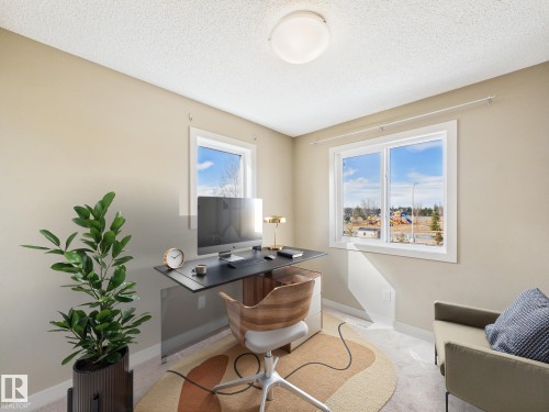 32 2121 Haddow Drive, Edmonton, AB - Indoor Photo Showing Office