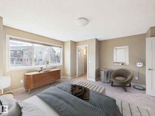32 2121 Haddow Drive, Edmonton, AB - Indoor