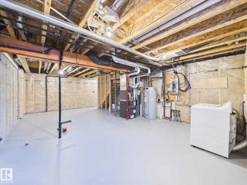 32 2121 Haddow Drive, Edmonton, AB - Indoor Photo Showing Basement