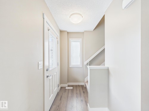 32 2121 Haddow Drive, Edmonton, AB - Indoor Photo Showing Other Room