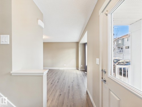32 2121 Haddow Drive, Edmonton, AB - Indoor Photo Showing Other Room