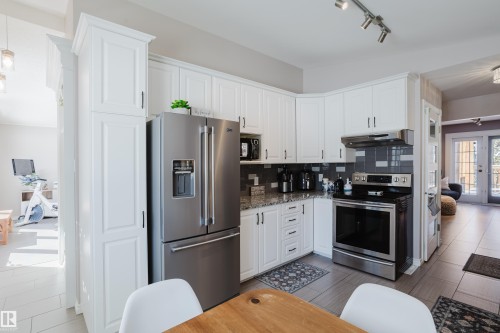 13 Sorrel Crescent, St. Albert, AB - Indoor Photo Showing Kitchen