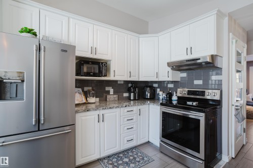 13 Sorrel Crescent, St. Albert, AB - Indoor Photo Showing Kitchen