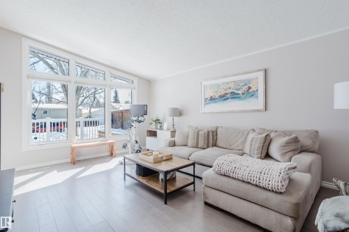 13 Sorrel Crescent, St. Albert, AB - Indoor Photo Showing Living Room