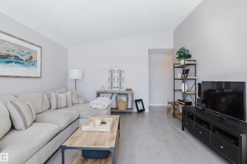 13 Sorrel Crescent, St. Albert, AB - Indoor Photo Showing Living Room