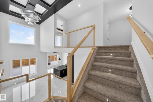 115 28 Street, Edmonton, AB - Indoor Photo Showing Other Room