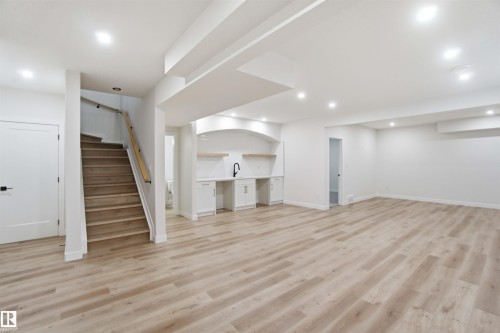 3320 Chickadee Drive, Edmonton, AB - Indoor Photo Showing Other Room