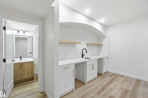 3320 Chickadee Drive, Edmonton, AB - Indoor Photo Showing Other Room