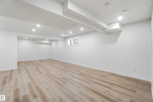 3320 Chickadee Drive, Edmonton, AB - Indoor