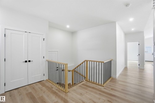 3320 Chickadee Drive, Edmonton, AB - Indoor Photo Showing Other Room