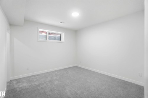 3320 Chickadee Drive, Edmonton, AB - Indoor Photo Showing Other Room