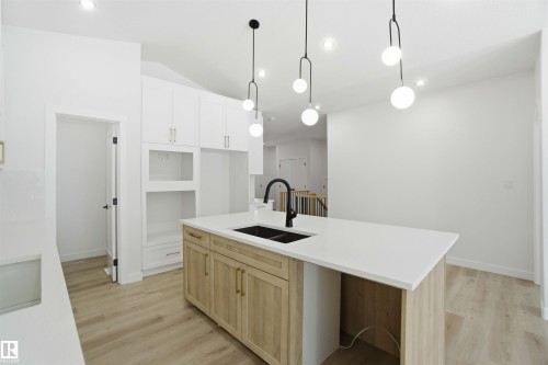 3320 Chickadee Drive, Edmonton, AB - Indoor Photo Showing Kitchen With Double Sink With Upgraded Kitchen