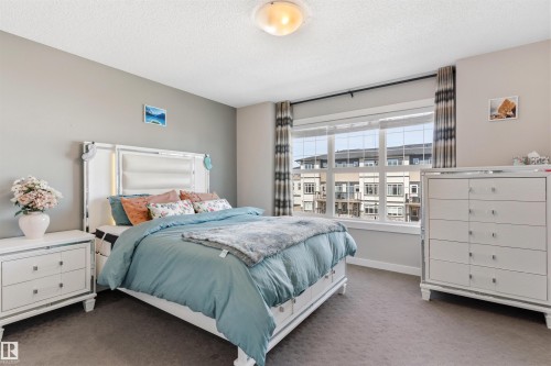 1227 Chappelle Boulevard, Edmonton, AB - Indoor Photo Showing Bedroom