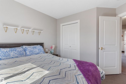 1227 Chappelle Boulevard, Edmonton, AB - Indoor Photo Showing Bedroom