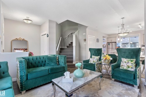1227 Chappelle Boulevard, Edmonton, AB - Indoor Photo Showing Living Room