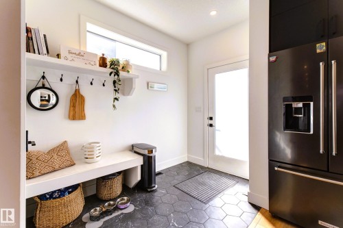 14717 92 Avenue, Edmonton, AB - Indoor Photo Showing Other Room