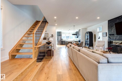 14717 92 Avenue, Edmonton, AB - Indoor