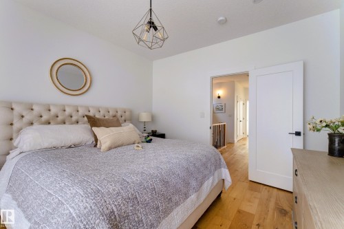 14717 92 Avenue, Edmonton, AB - Indoor Photo Showing Bedroom