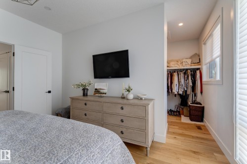 14717 92 Avenue, Edmonton, AB - Indoor Photo Showing Bedroom