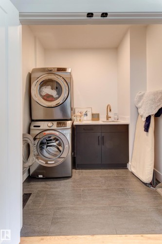 14717 92 Avenue, Edmonton, AB - Indoor Photo Showing Laundry Room