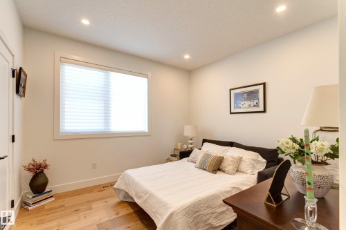 14717 92 Avenue, Edmonton, AB - Indoor Photo Showing Bedroom