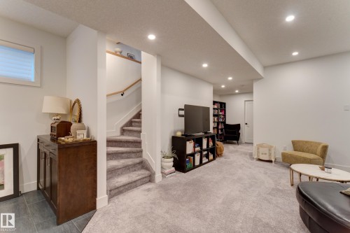 14717 92 Avenue, Edmonton, AB - Indoor