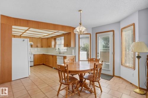 15535 70 Street, Edmonton, AB - Indoor Photo Showing Dining Room