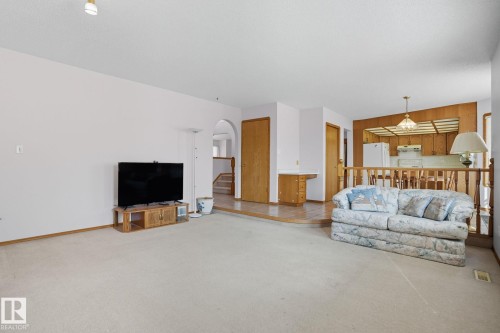 15535 70 Street, Edmonton, AB - Indoor Photo Showing Living Room