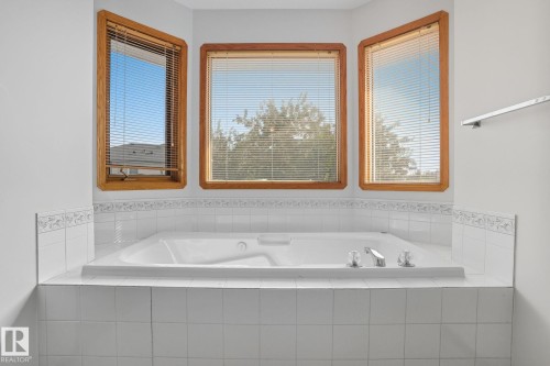 15535 70 Street, Edmonton, AB - Indoor Photo Showing Bathroom