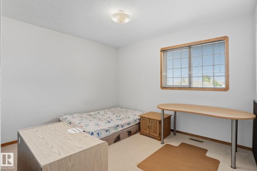 15535 70 Street, Edmonton, AB - Indoor Photo Showing Bedroom
