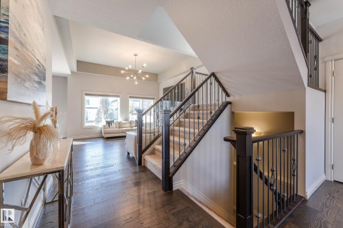 15907 18 Avenue, Edmonton, AB - Indoor Photo Showing Other Room