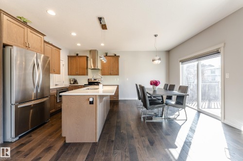 15907 18 Avenue, Edmonton, AB - Indoor Photo Showing Other Room