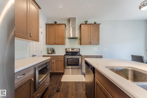 15907 18 Avenue, Edmonton, AB - Indoor Photo Showing Kitchen