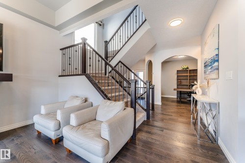 15907 18 Avenue, Edmonton, AB - Indoor Photo Showing Other Room