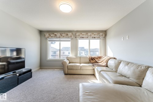 15907 18 Avenue, Edmonton, AB - Indoor Photo Showing Living Room