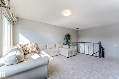 15907 18 Avenue, Edmonton, AB - Indoor