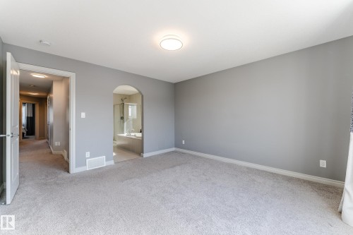 15907 18 Avenue, Edmonton, AB - Indoor Photo Showing Other Room