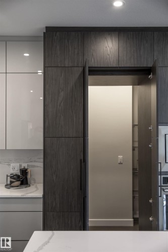 15807 30 Avenue, Edmonton, AB - Indoor