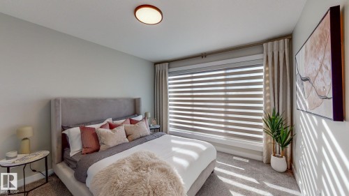 15807 30 Avenue, Edmonton, AB - Indoor Photo Showing Bedroom