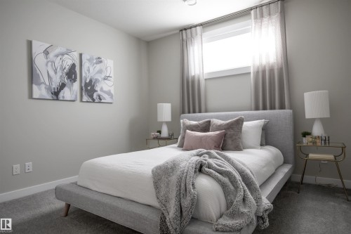 15807 30 Avenue, Edmonton, AB - Indoor Photo Showing Bedroom