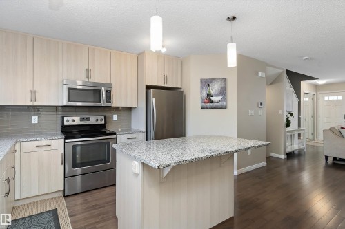 4026 Orchards Drive, Edmonton, AB - Indoor Photo Showing Kitchen With Upgraded Kitchen