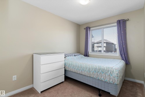 4026 Orchards Drive, Edmonton, AB - Indoor Photo Showing Bedroom