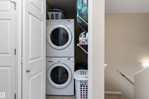 4026 Orchards Drive, Edmonton, AB - Indoor Photo Showing Laundry Room