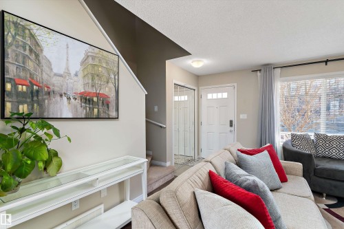 4026 Orchards Drive, Edmonton, AB - Indoor Photo Showing Other Room